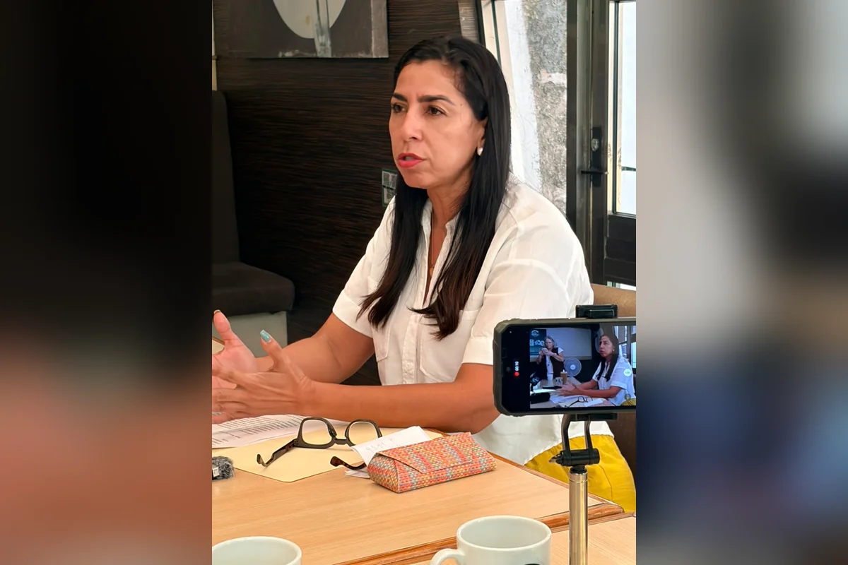 La legisladora y simpatizzante de Morena exigió respetar las decisiones de la militancia y no se una encuesta opaca. Foto: Joana Maldonado.
