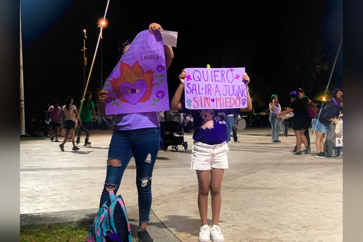 Decenas de veces las mujeres han protestado para que termine con el acoso físico, emocional y cibernético. Foto: Diana García.