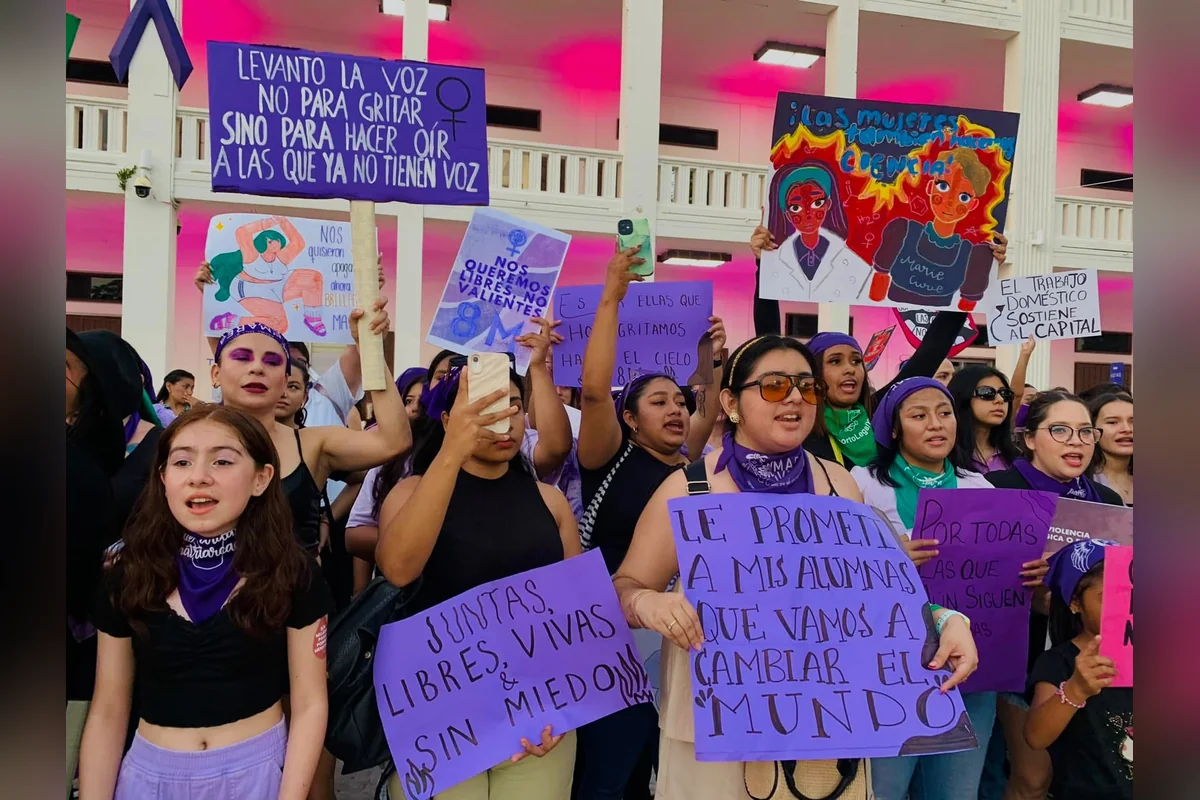 Jóvenes se han manifestado en Quintana Roo para vivir en un ambiente de completa seguridad. Foto: Diana García.