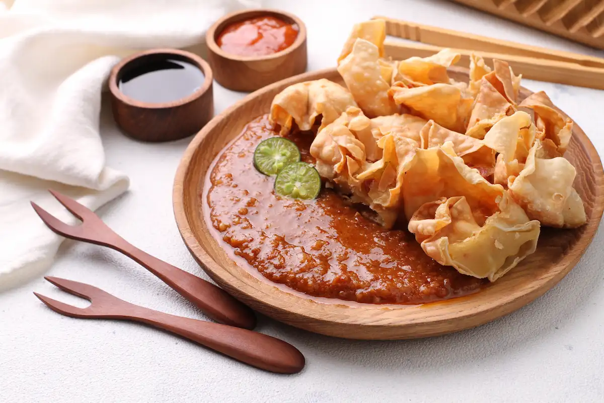 batagor comida tradicional Indonesia 