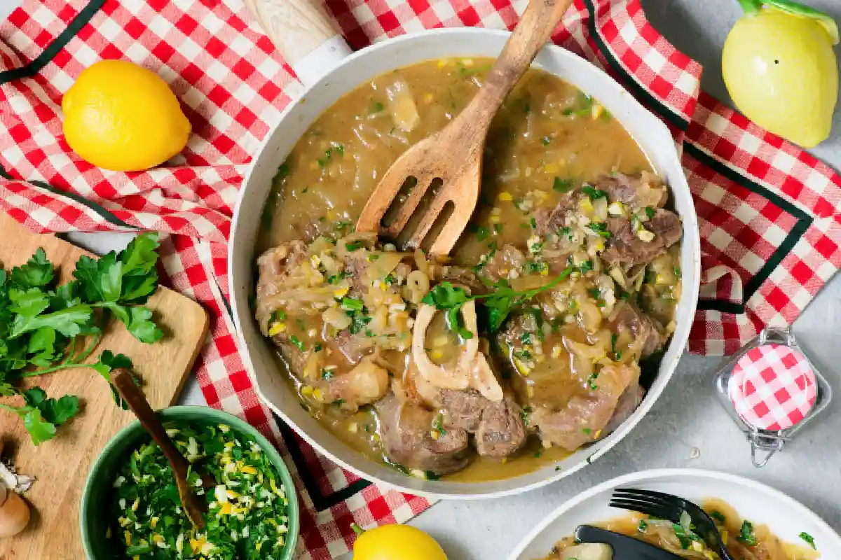 chambarete de res en salsa verde