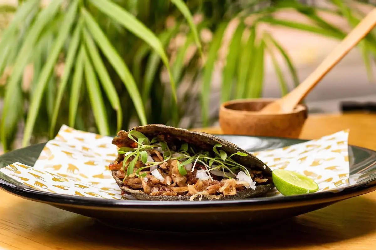 taco de chicharrón de comal oculto