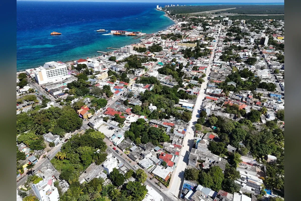 Atender servicios públicos urgentes pidieron los habitantes de Cozumel que se oponen a la remodelación del malecón. Foto: Ayuntamiento Cozumel.