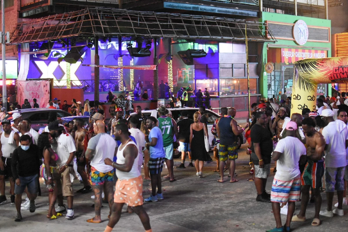 Cancún también avaló la ampliación del horario nocturno en bares de la Zona Hotelera.