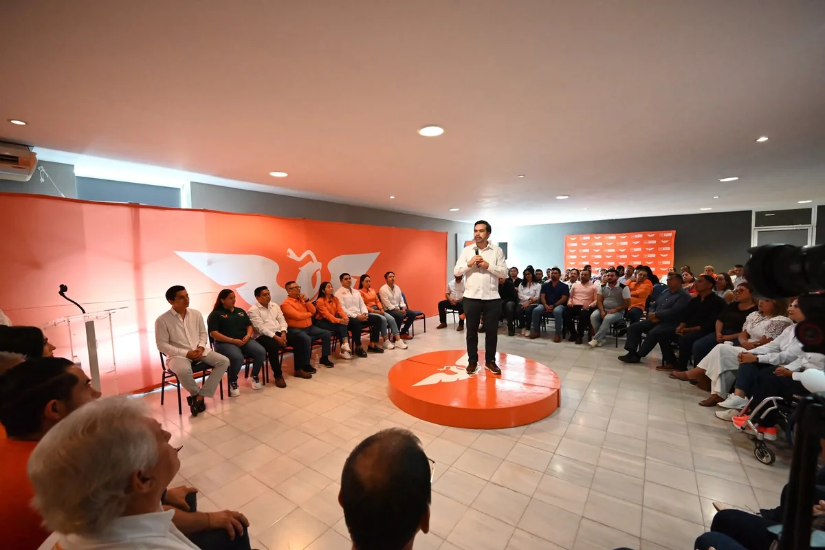 El líder nacional Jorge Álvarez Máynez estuvo a mediados de agoto en Quintana Roo y Layla Flores aseguró no haber sido invitada al encuentro. Foto MC QRoo.
