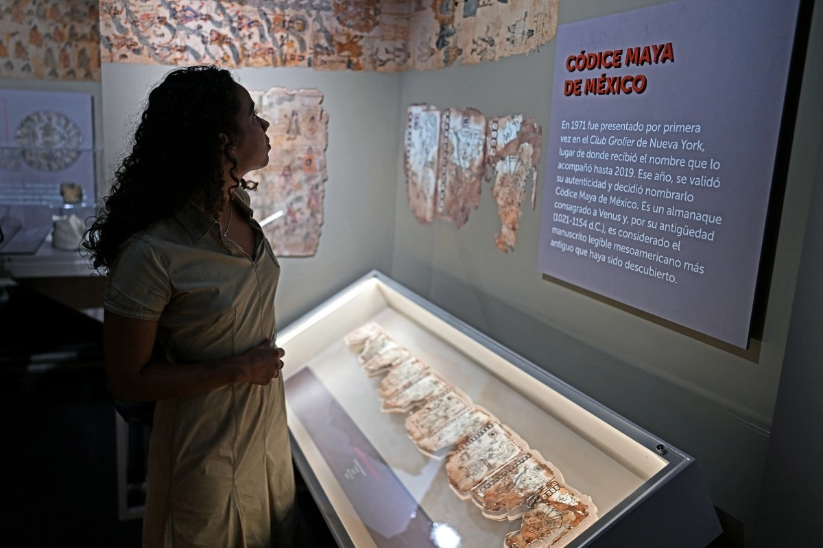 El Códice Azcatitlán se exhibe en el Museo de Antropología desde este jueves hasta el 31 de diciembre.