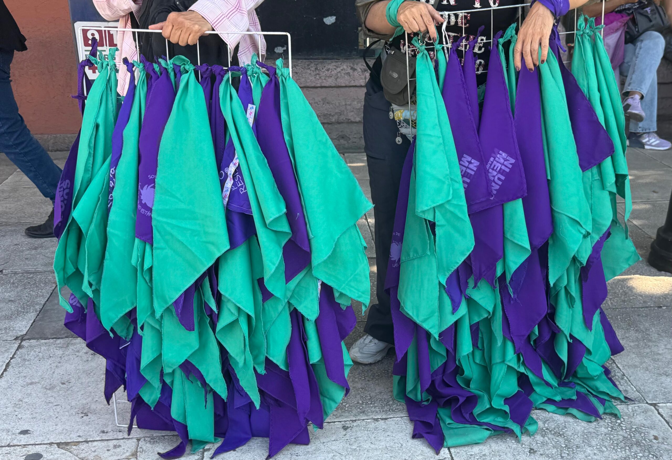 ¡Aborto legal, seguro y gratuito!: en Querétaro marcha hasta personal de salud por despenalización