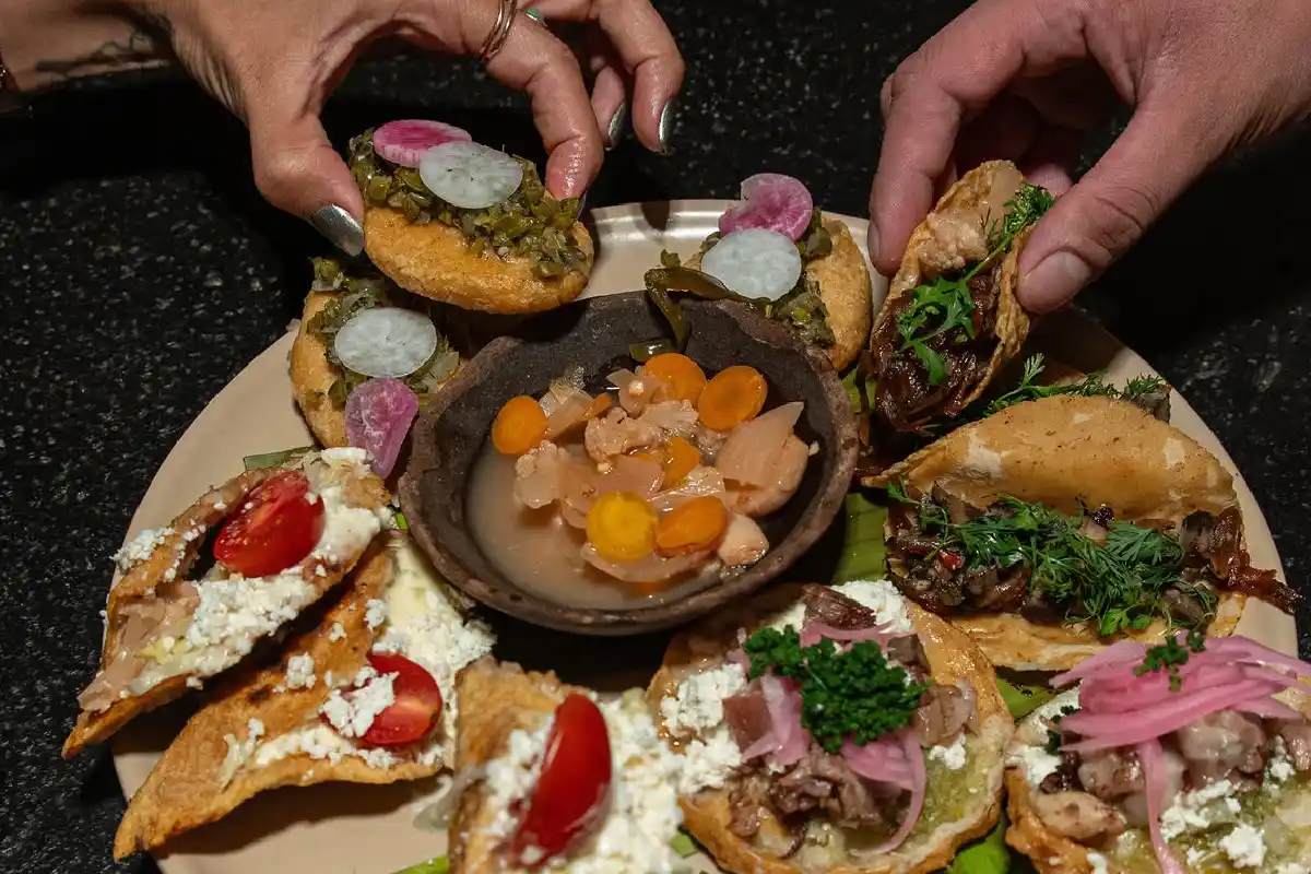 platón de antojitos de Mux