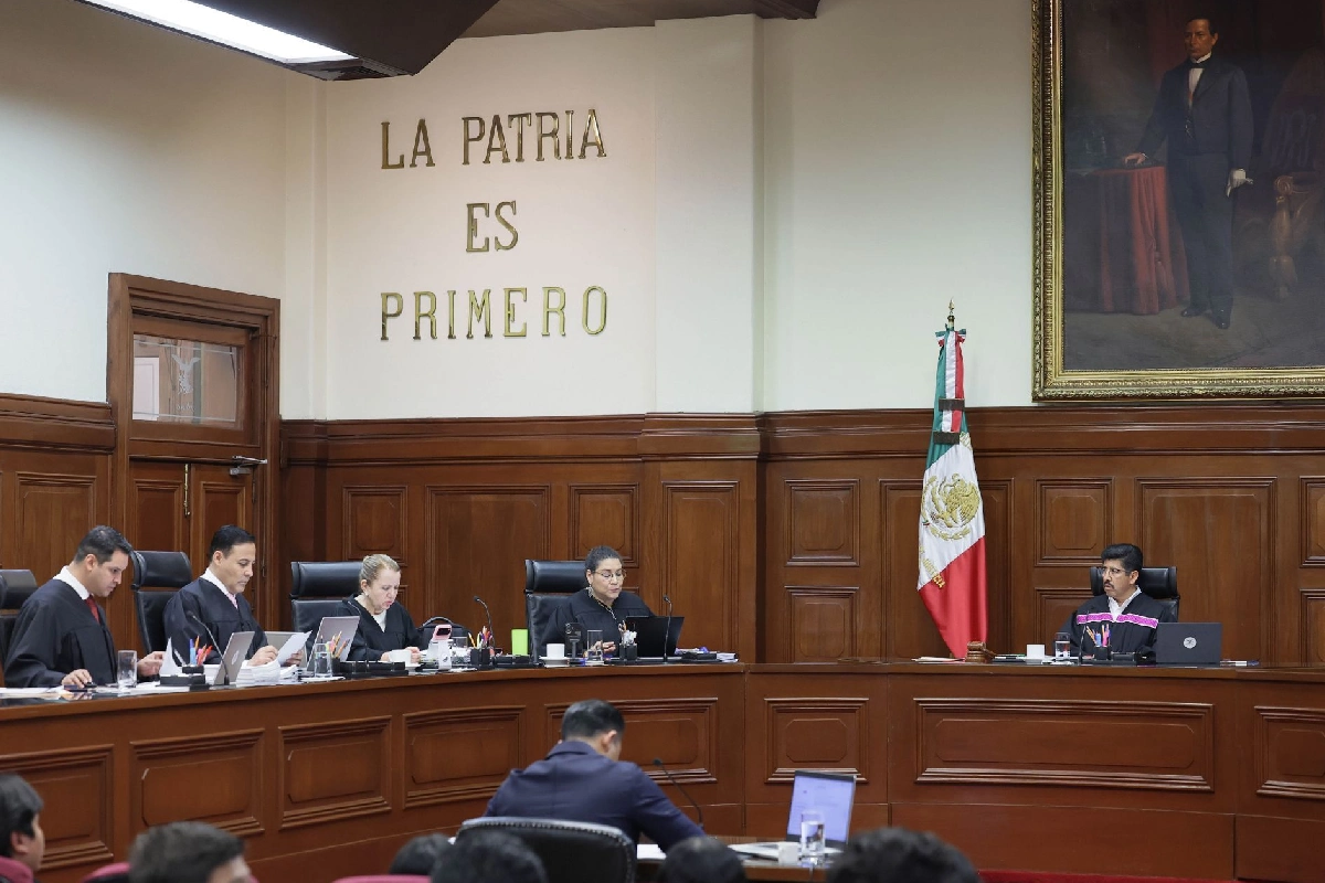 Autoridades exigían la cancelación del acta de nacimiento original para poder entregar el documento de viaje.