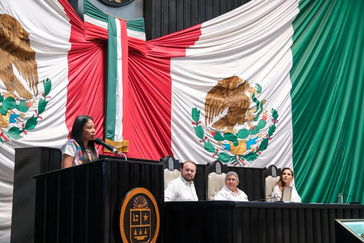La investigadora maya, Deira Patricia Jiménez Balam, pidió a las autoridades a rescatar la lengua materna en la Península de Yucatán. Congreso QRoo.