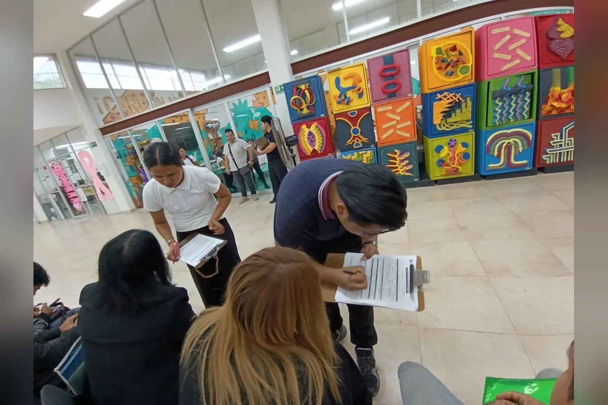 Las pocas vacantes que se van generando son cubiertas casi de inmediato y los trabajadores solo pueden dejar sus papeles para que los llamen. Foto: Gobierno Cancún.