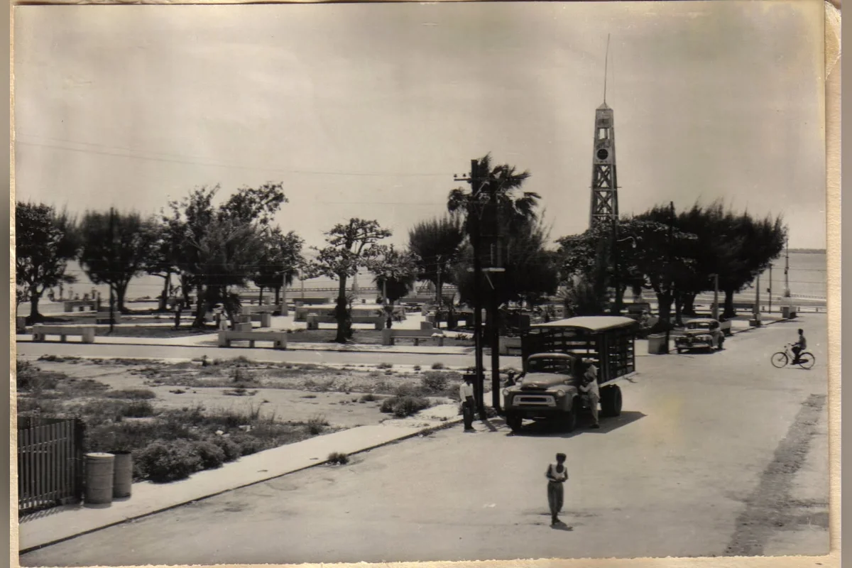 Cancún comenzó a colonizarse con personas que venían de Acapulco, Guerrero, y que ocuparon las primeras plazas en la industria turística. Foto: Archivo General QRoo.