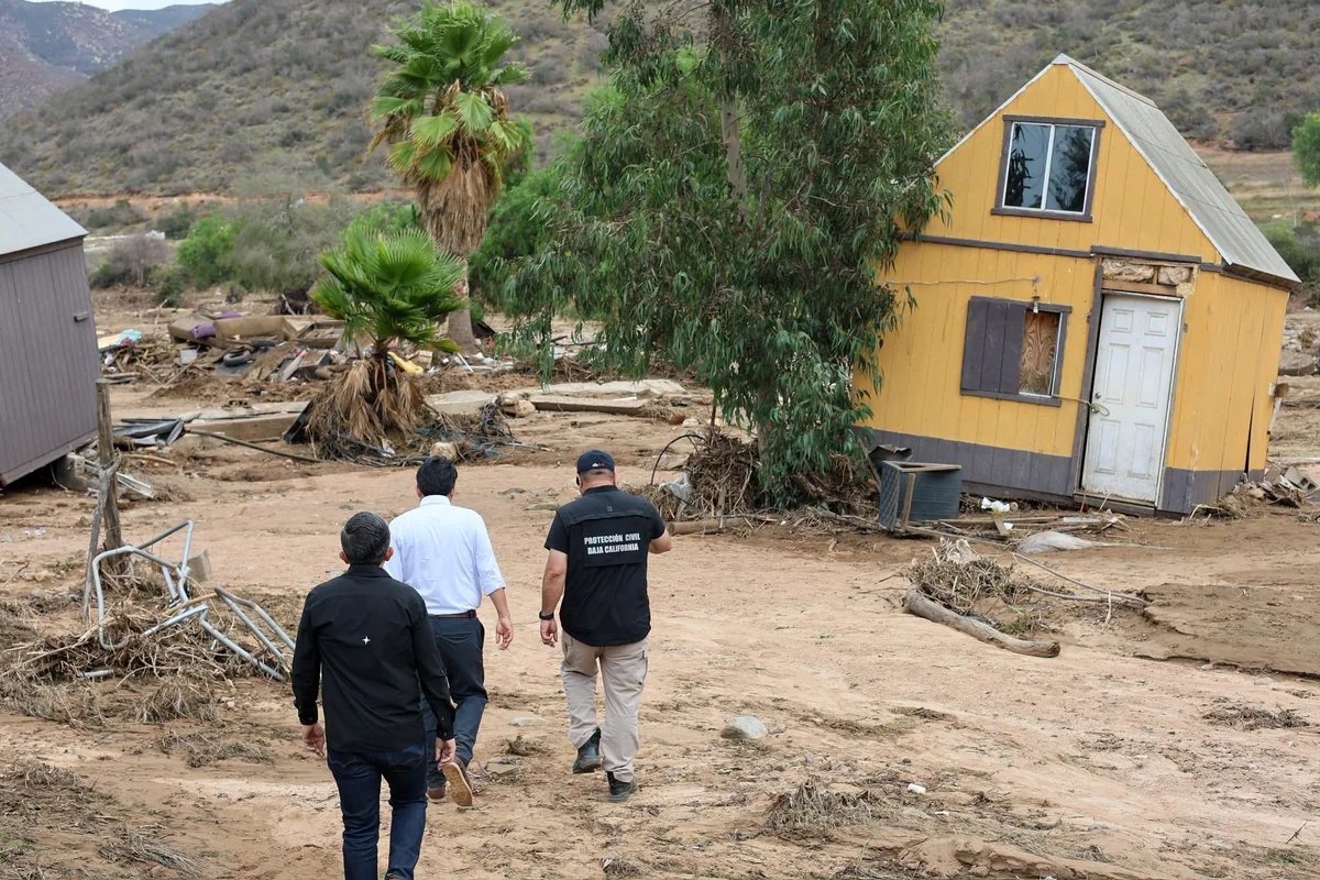 Luego del hallazgo de las personas desaparecidas por Rachel, la ayuda ahora se va a centrar en reparar las viviendas. Foto PC Ensenada.