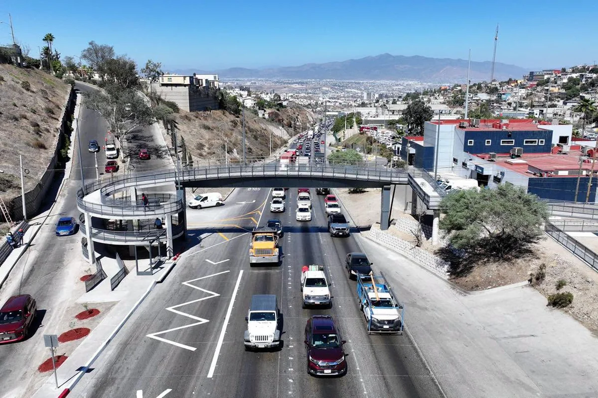 Para la activista, el puente se ve muy bonito, pero no es nada funcional para los 55 mil habitantes que podrían usarlo. Foto: Gobierno Tijuana.