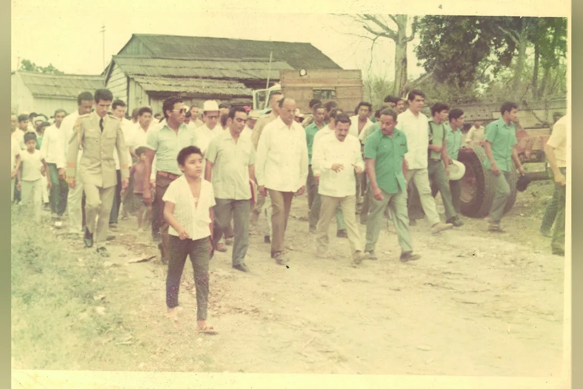Luis Echeverría Álvarez viajó varias veces al norte de Quintana Roo para supervisar las obras. Foto: Archivo General QRoo.