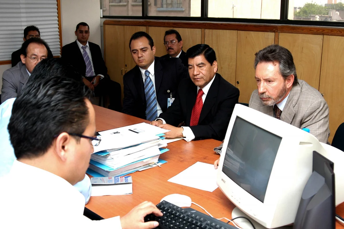 En 2006 el entonces gobernador de Puebla, Mario Marín Torres, compareció ante el Ministerio Público por la acusación de tortura. Foto: Cuartoscuro.