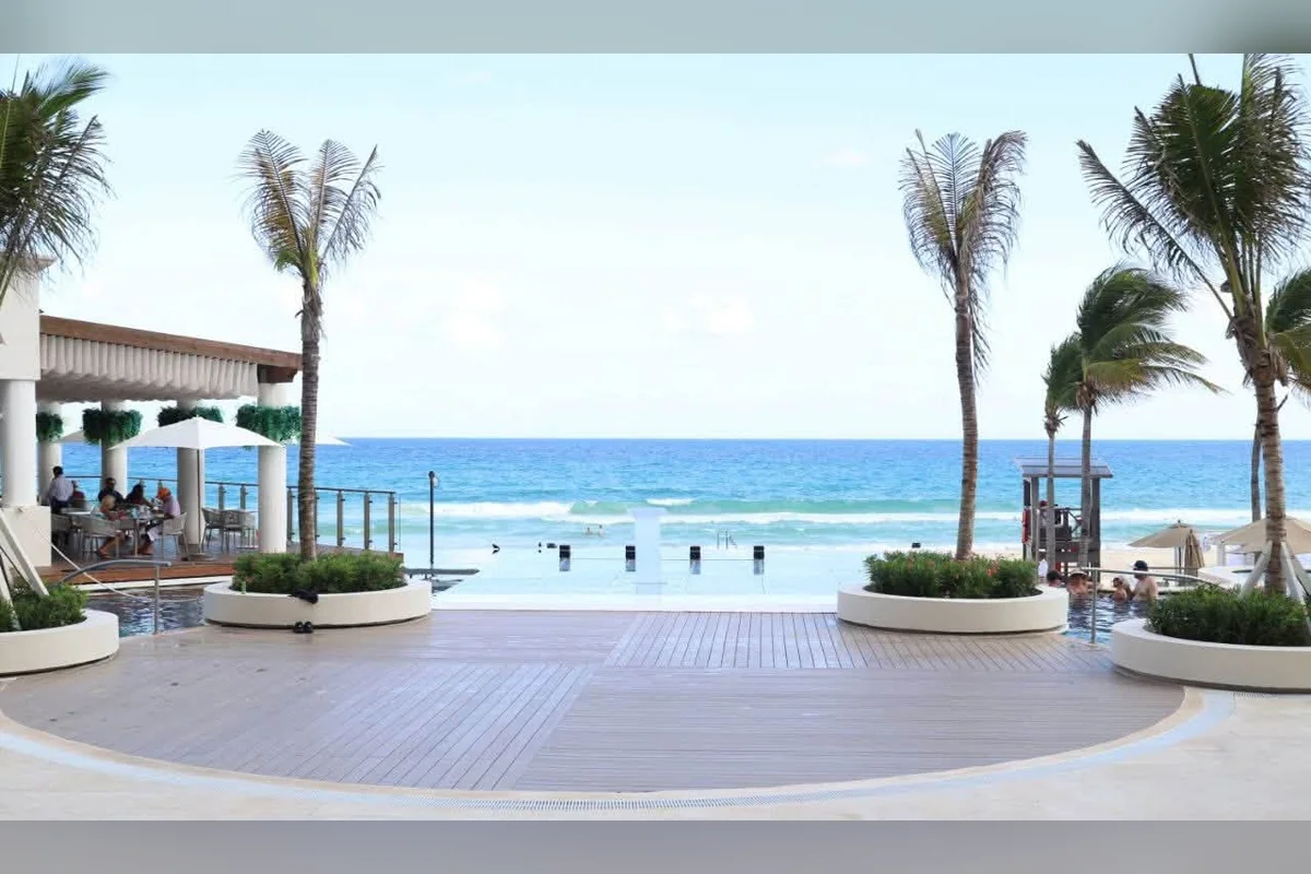 Cancún es la puerta que abres al Caribe Mexicano, en donde casi todos los días del año tendrás sol. Foto: Gobierno Benito Juárez.