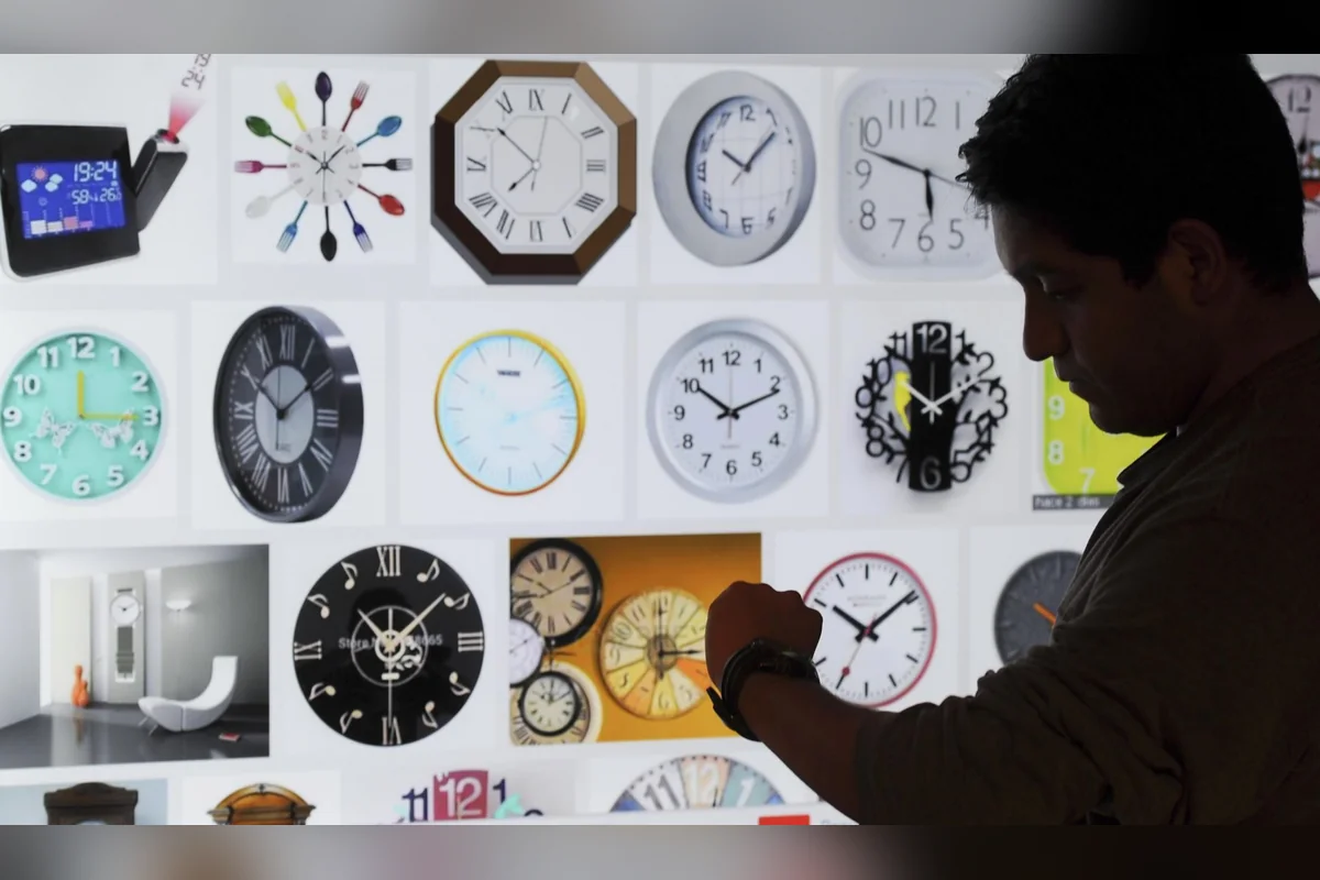 Los relojes digitales cambian automáticamente a las 2 de la mañana, pero en el caso de los aparatos análogos hay que hacer el ajuste manual. Foto: Cuartoscuro.