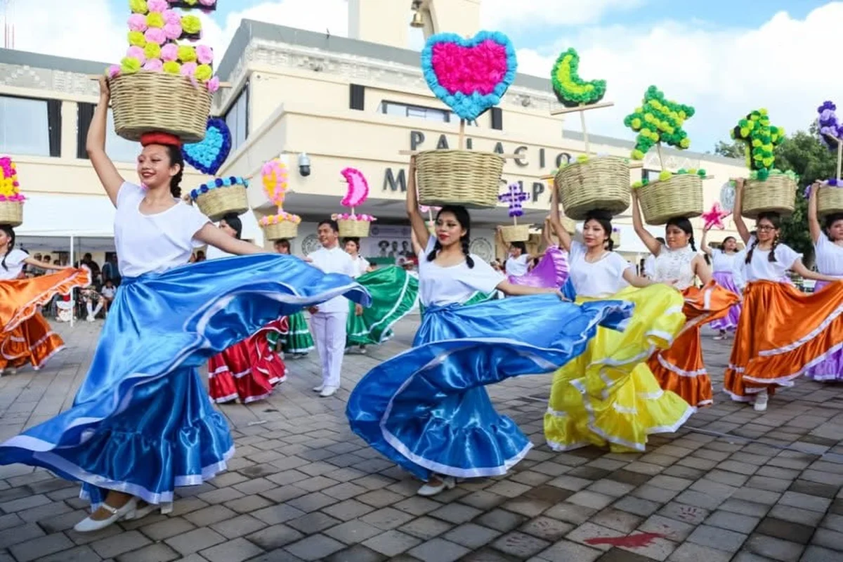 Por ser un destino turístico encontrarás una diversidad cultural de la que no podrás escapar fácilmente. Foto: Gobierno Solidaridad.