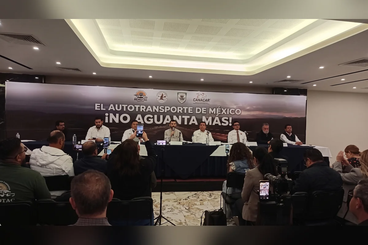 La protesta nacional fue anunciada por la Canacar en la Ciudad de México y está programada para casi todas las carreteras del país el lunes a las 6 de la mañana. Foto: Canacar.
