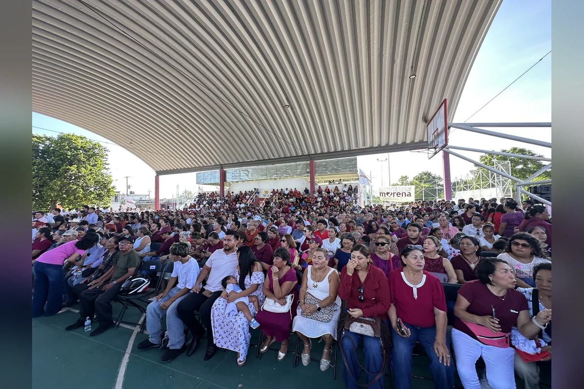 En el Parque Habitat 2 se congregaron los morenistas para festejar los 15 años que llevan en la entidad: Foto: Diana García.