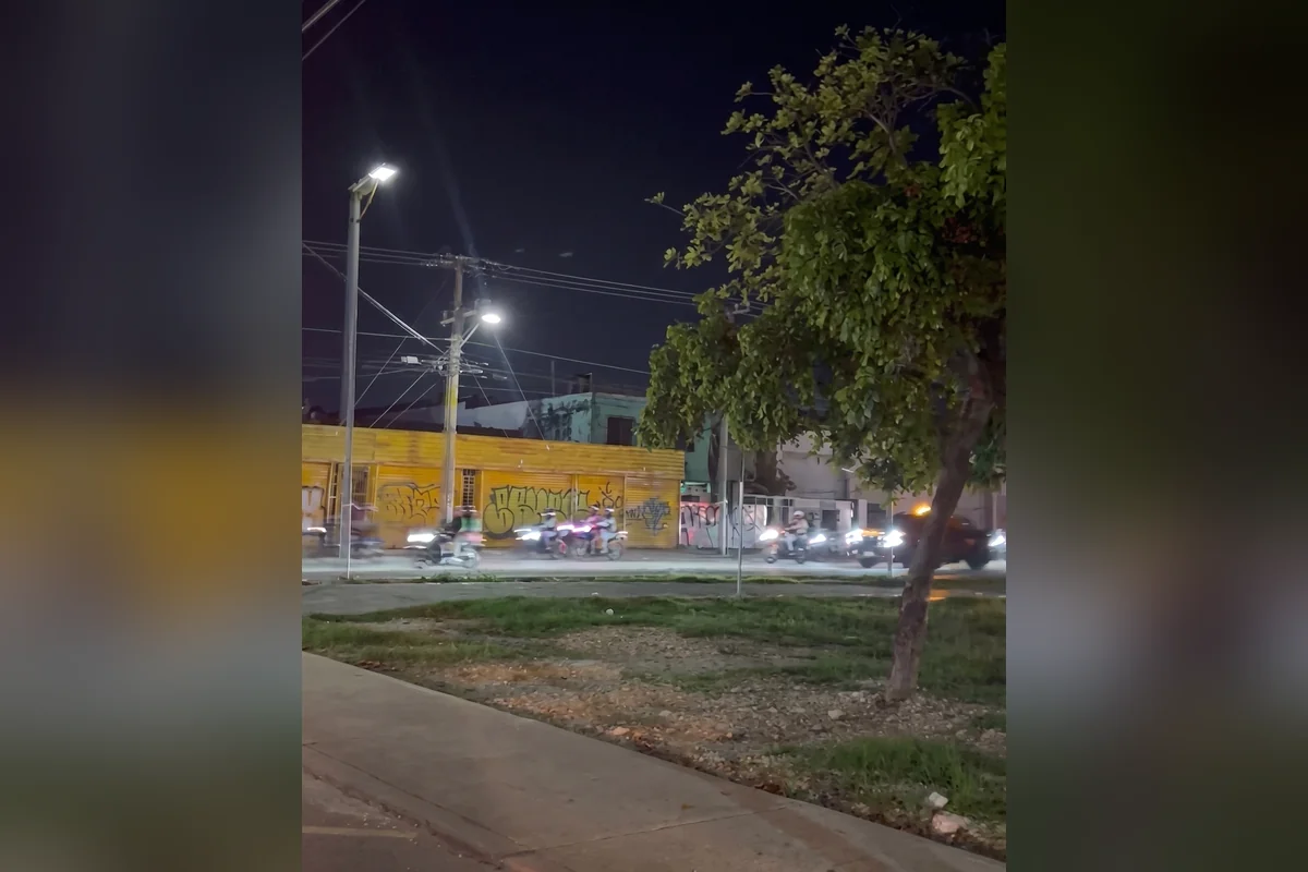 En sus recorridos, los motociclistas abarcan toda la vialidad lo que ha causado enfrentamientos con conductores que son intimidados. Foto: Especial.