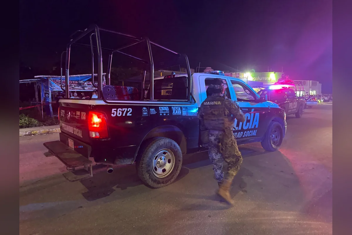 Policías llegaron de inmediato a los lugares de los ataques, pero no pudieron detener a los agresores. Foto: Especial.
