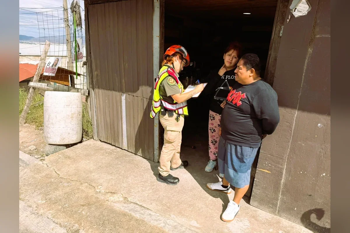 Junto con la Secretaría del Bienestar realizaron un censo de las personas que necesitan ayuda en la Colonias 3 de Octubre. Foto: PC Tijuana.