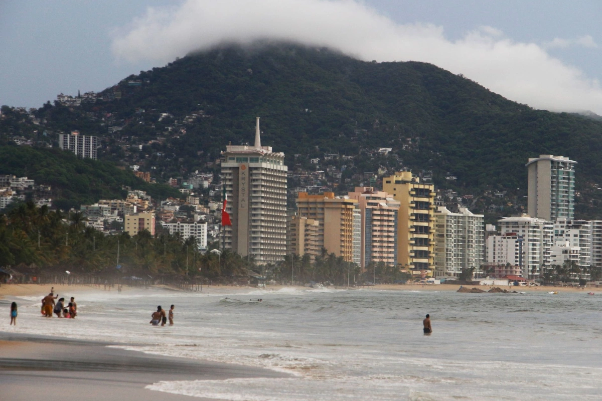 Las costas de Guerrero, que comprenden el puerto de Acapulco, mantienen alerta por lluvias intensas de hasta 150 milímetros.