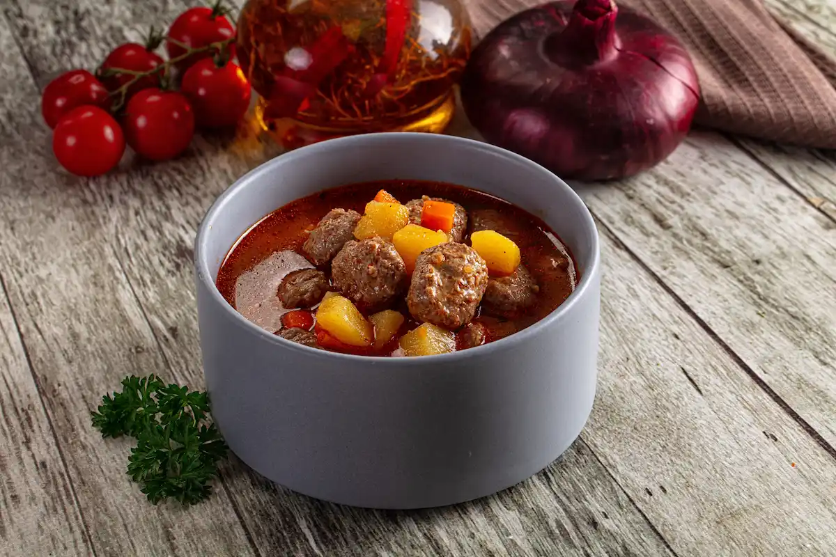 caldo de albóndigas receta mexicana