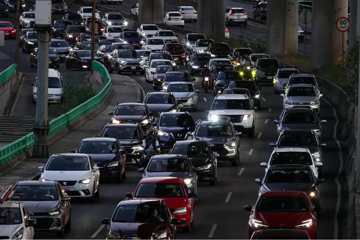 Usuarios de transporte público pierden más tiempo y dinero en el tráfico que quienes viajan en auto