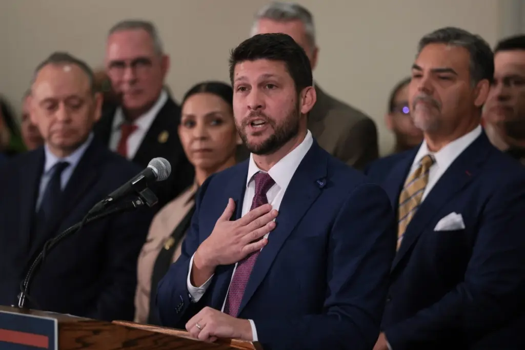 James Uthmeier, fiscal de Florida.