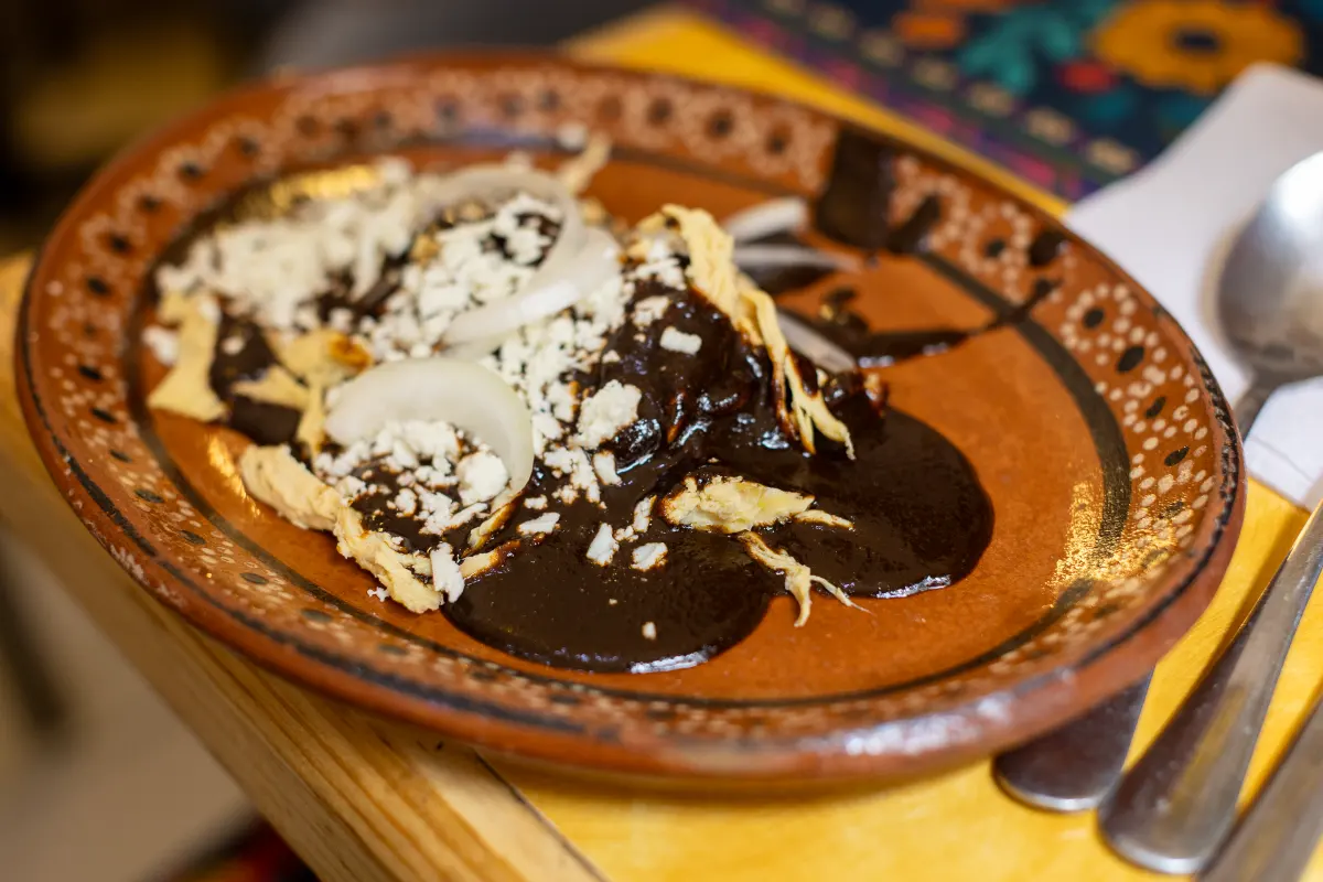enchilada de mole nupcial