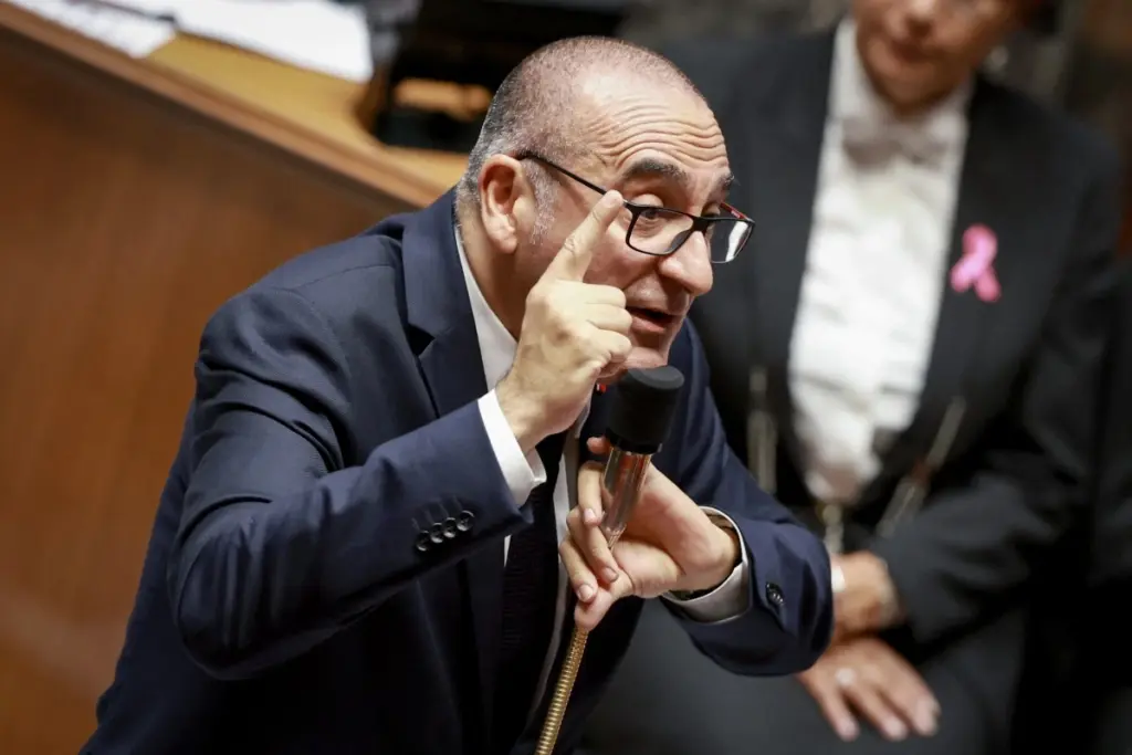 Sébastien Lecornu, ministro interino de Francia.