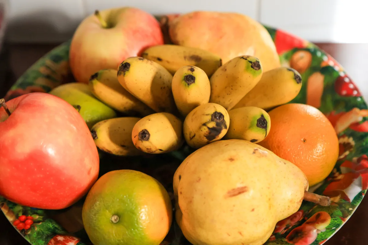 Frutero con frutas mexicanas