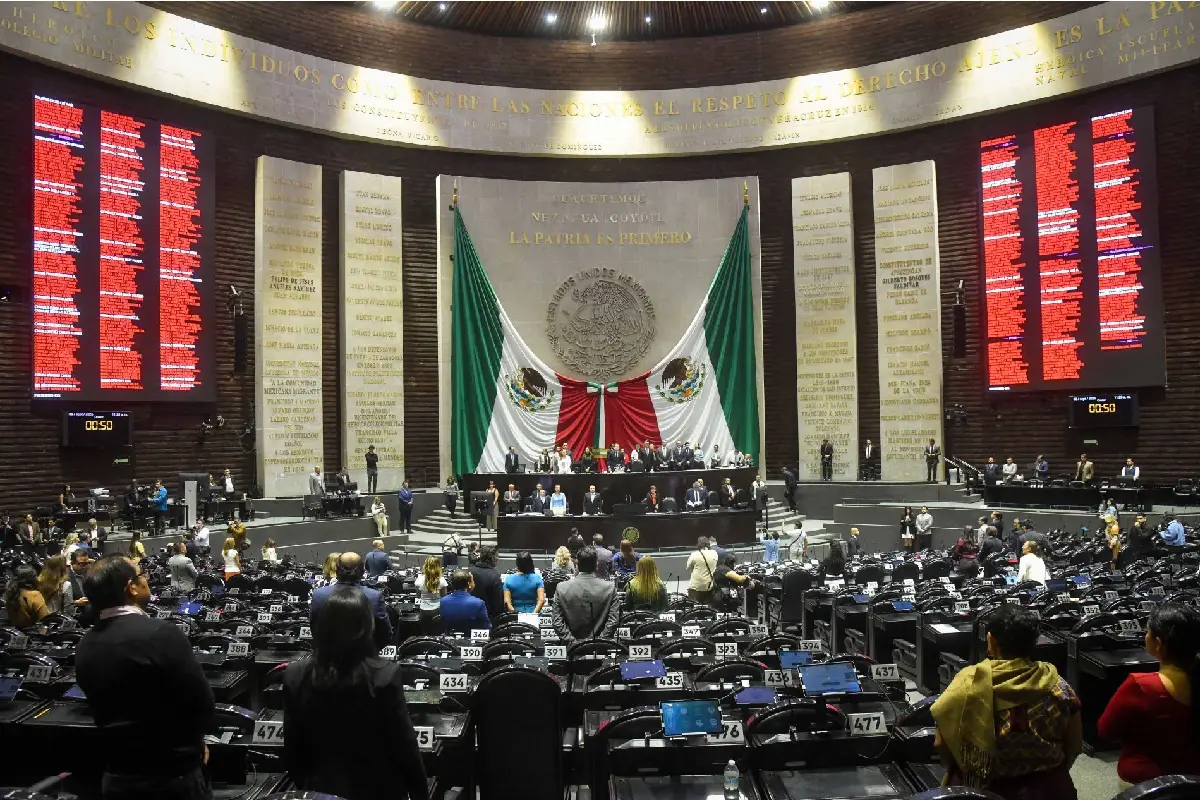 “Ley antimemes" amarga aniversario a diputados de Morena