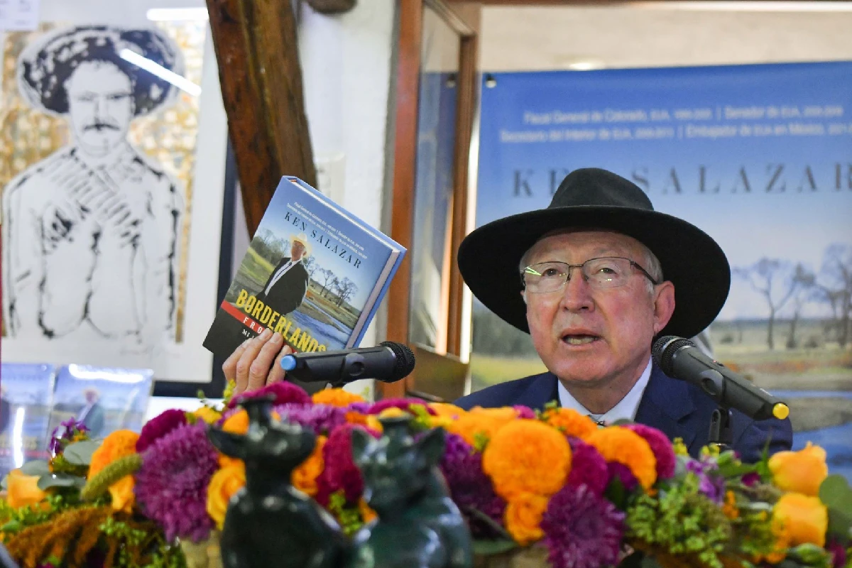 libro Ken Salazar regreso México 3
