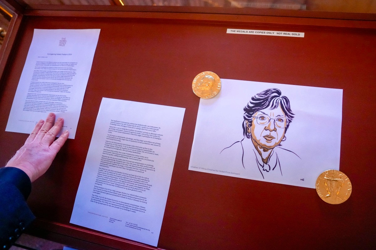 Una ilustración que representa a Navanethem "Navi" Pillay, laureada con el Premio Nobel de la Paz 2026