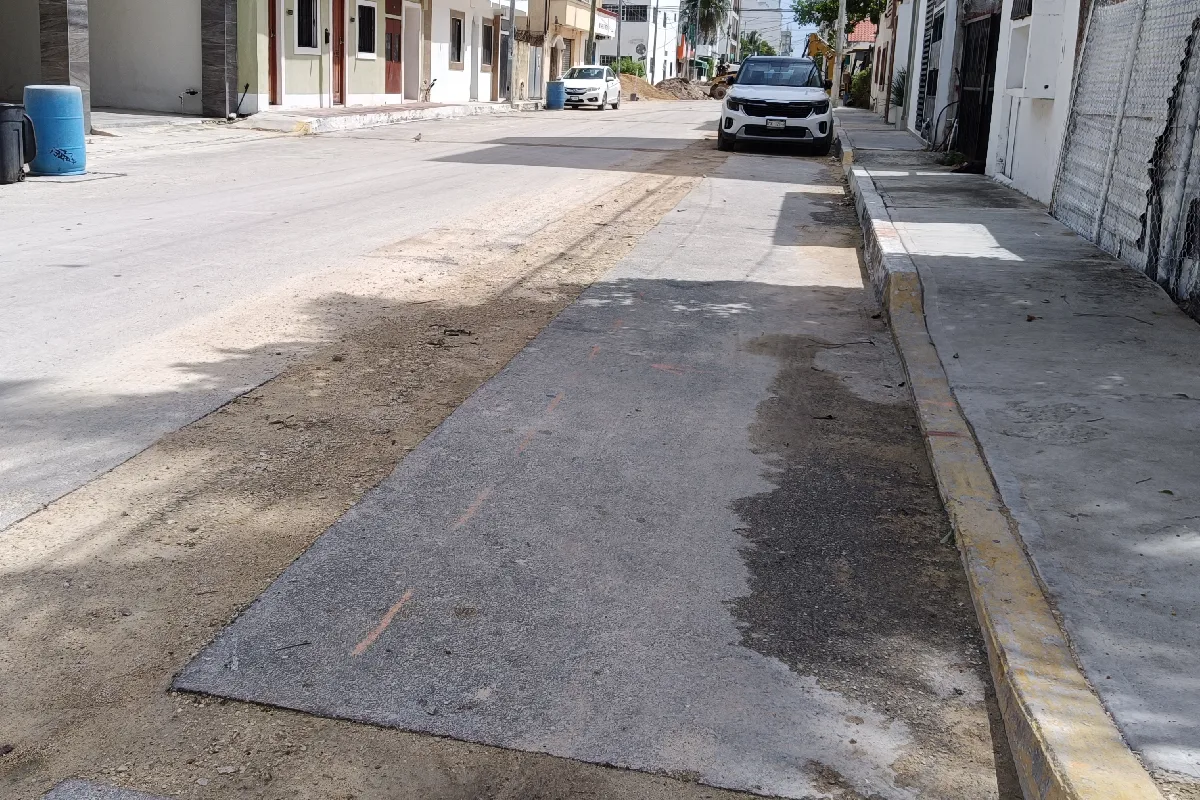 Las obras en la colonia Zazil-Ha han dejado a vecinos bajo el polvo y el ruido.