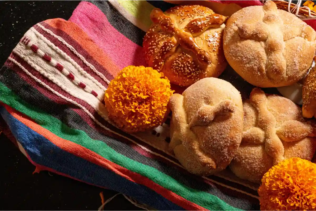 canasta de pan de muerto
