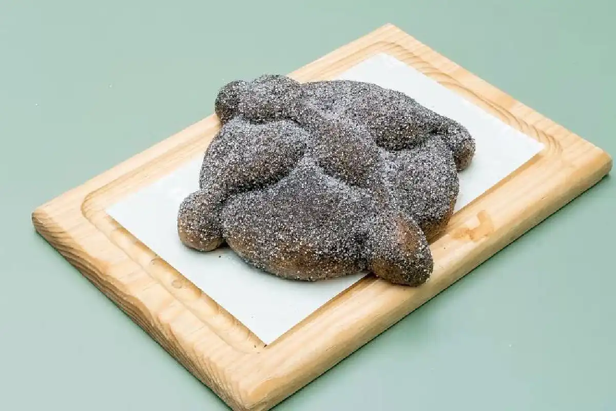 pan de muerto con ceniza de totomoxtle