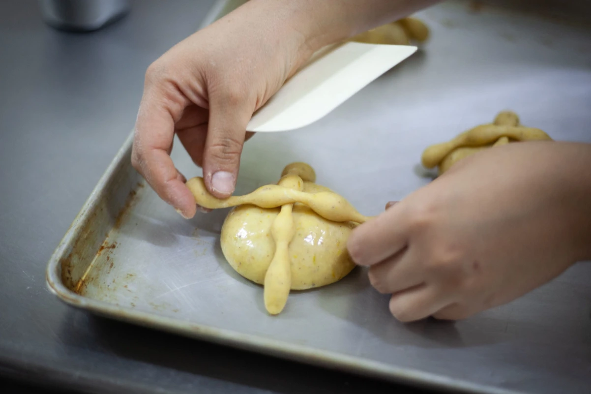 Elaboración del pan de muerto