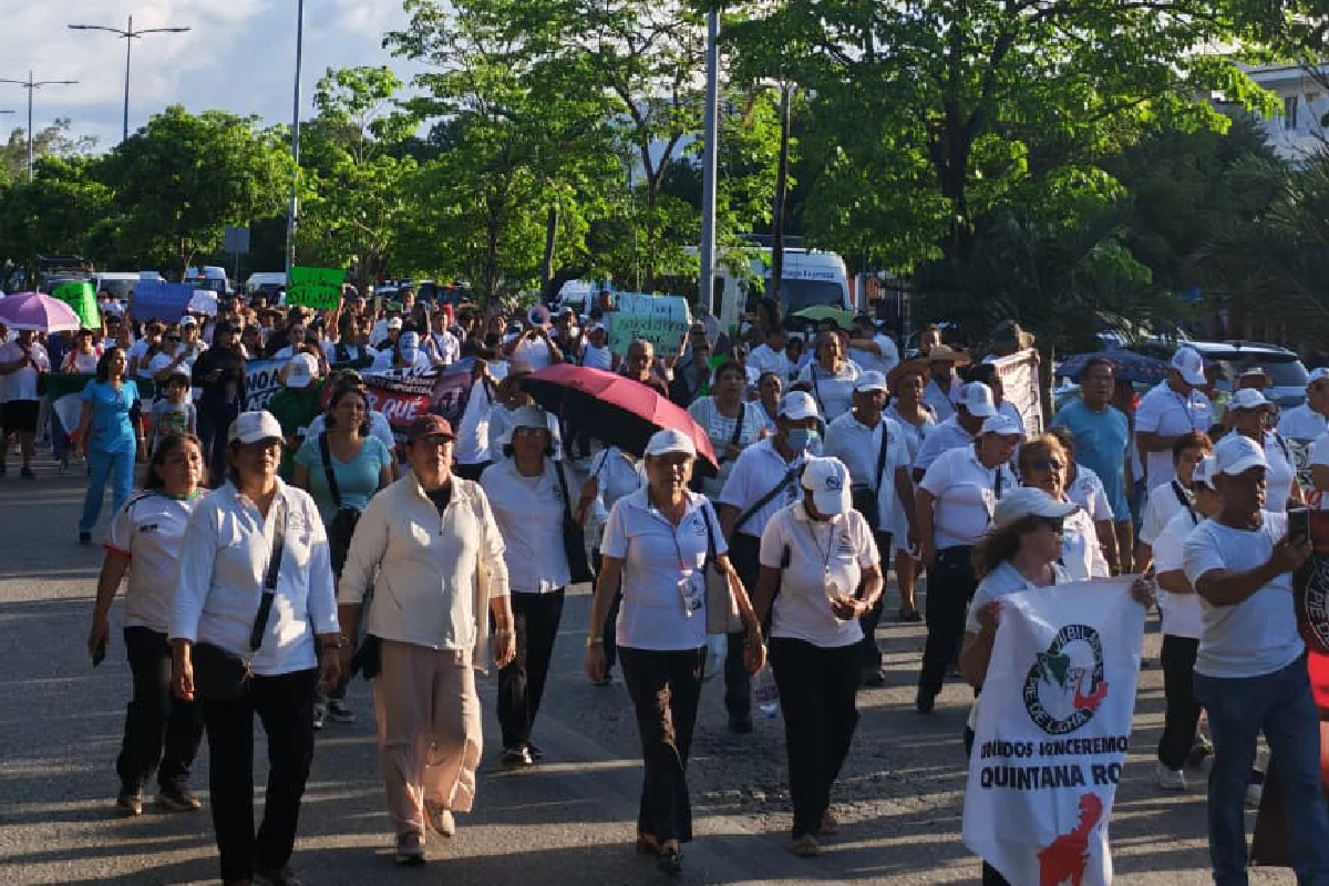 Los trabajadores del IMSS en Cancún se sumaron a las protestas nacionales.