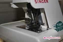 Singer Tiny Serger TS380A