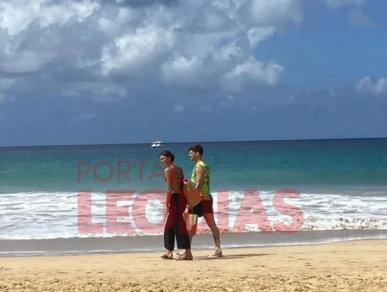 Bruna Marquezine e João Guilherme vivem romance em Fernando de Noronha