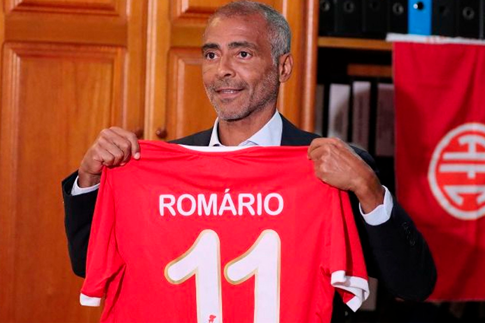 Romário foi empossado presidente do América (RJ) neste ano. Foto: Reprodução