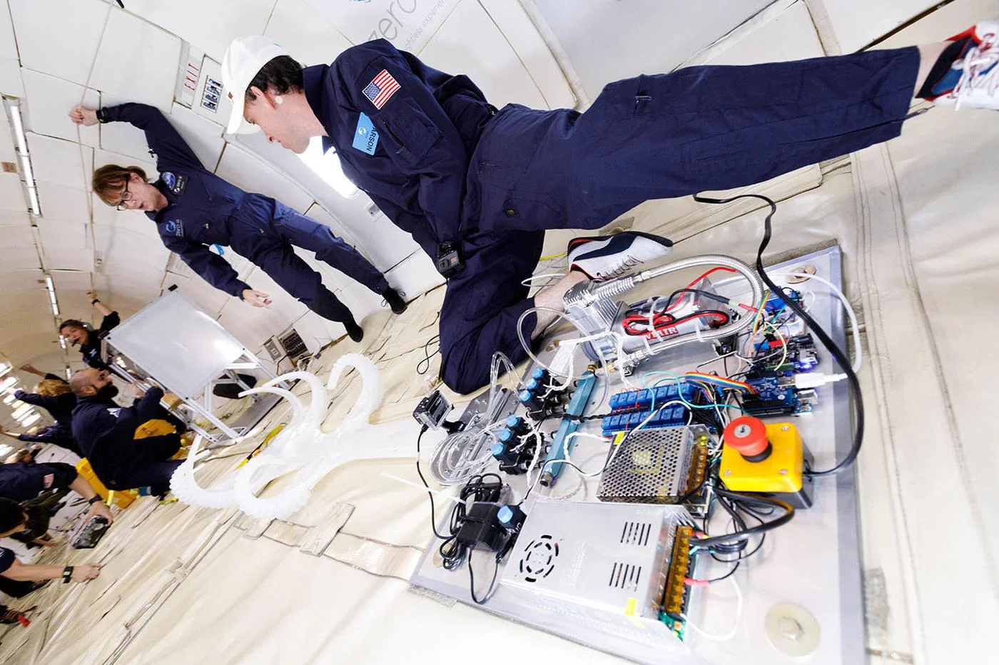 Recherche développement robot surface pneumatique  Zéro G transparent transformable et adaptable Spatial Flux MIT - Image 2