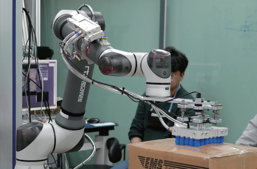 Robot collaboratif cobot 6 axes industriel Rainbow Robotics RB10 1300 - Image 2