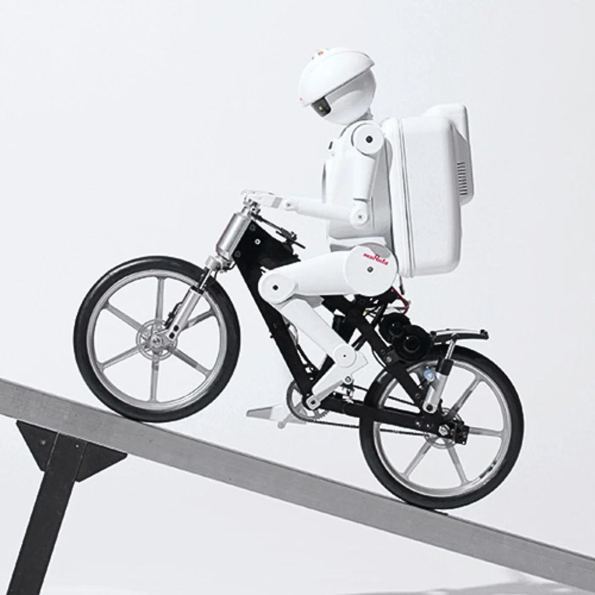 Robot compagnon éducatif humanoïde à vélo Murata Boy Robots - Image 3