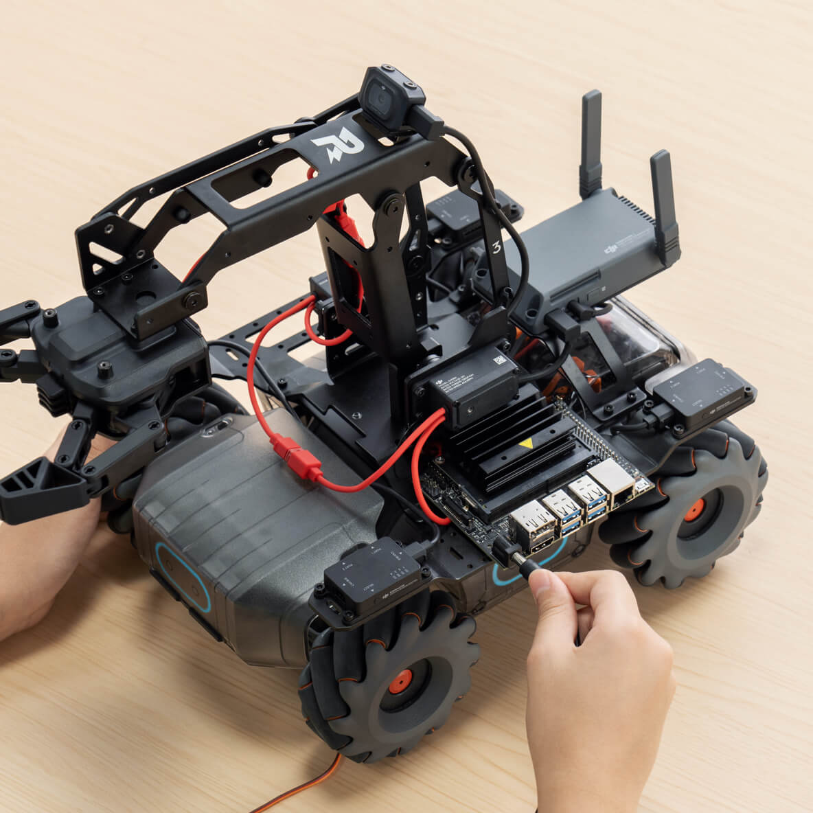 Robot Leobotics - Robot Educatif Monter Programmer Dji Robot Master Epcore 2